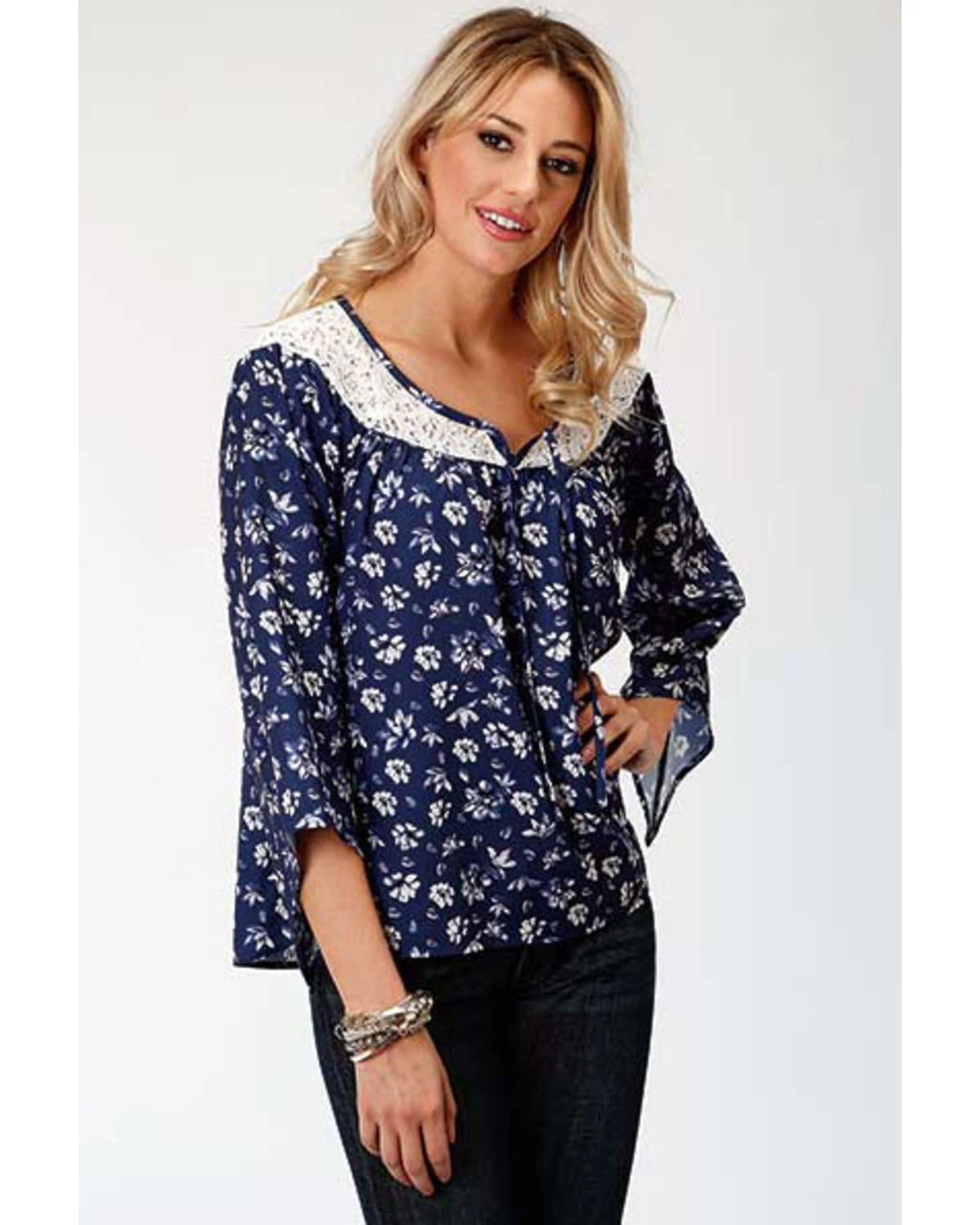 Roper Studio West Women's Steel Magnolias Print Lace Yoke Blouse Blue 6 Roper Studio West Women's Steel Magnolias Print Lace Yoke Blouse Blue - Image 4