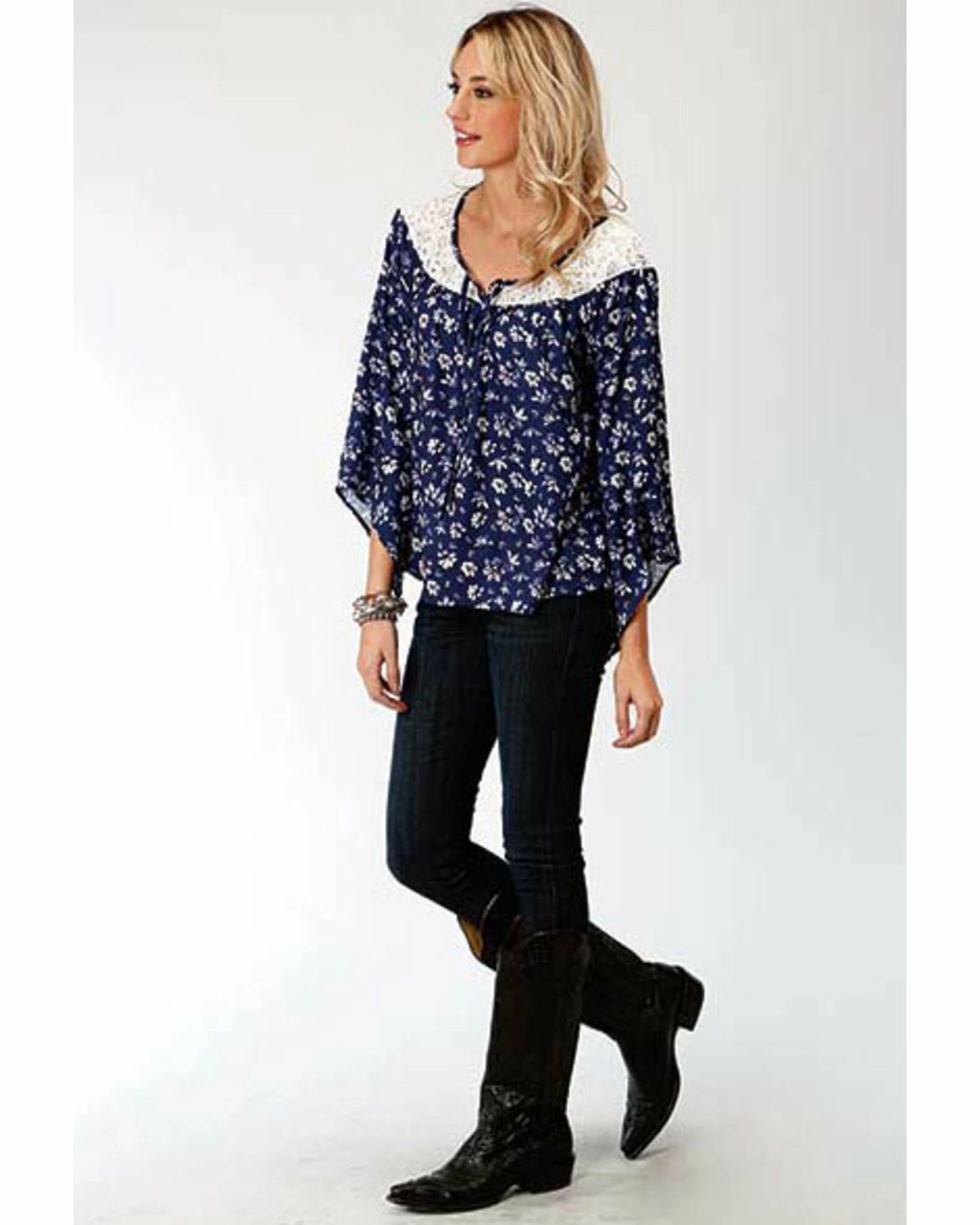 Roper Studio West Women's Steel Magnolias Print Lace Yoke Blouse Blue 5 Roper Studio West Women's Steel Magnolias Print Lace Yoke Blouse Blue - Image 3