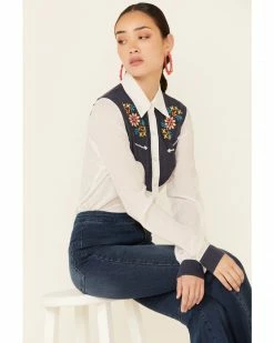 Roper Studio West Women's White Embroidered Yoke Long Sleeve Snap Western Core Shirt  -Roper Shop 2000332666 100 P1 1