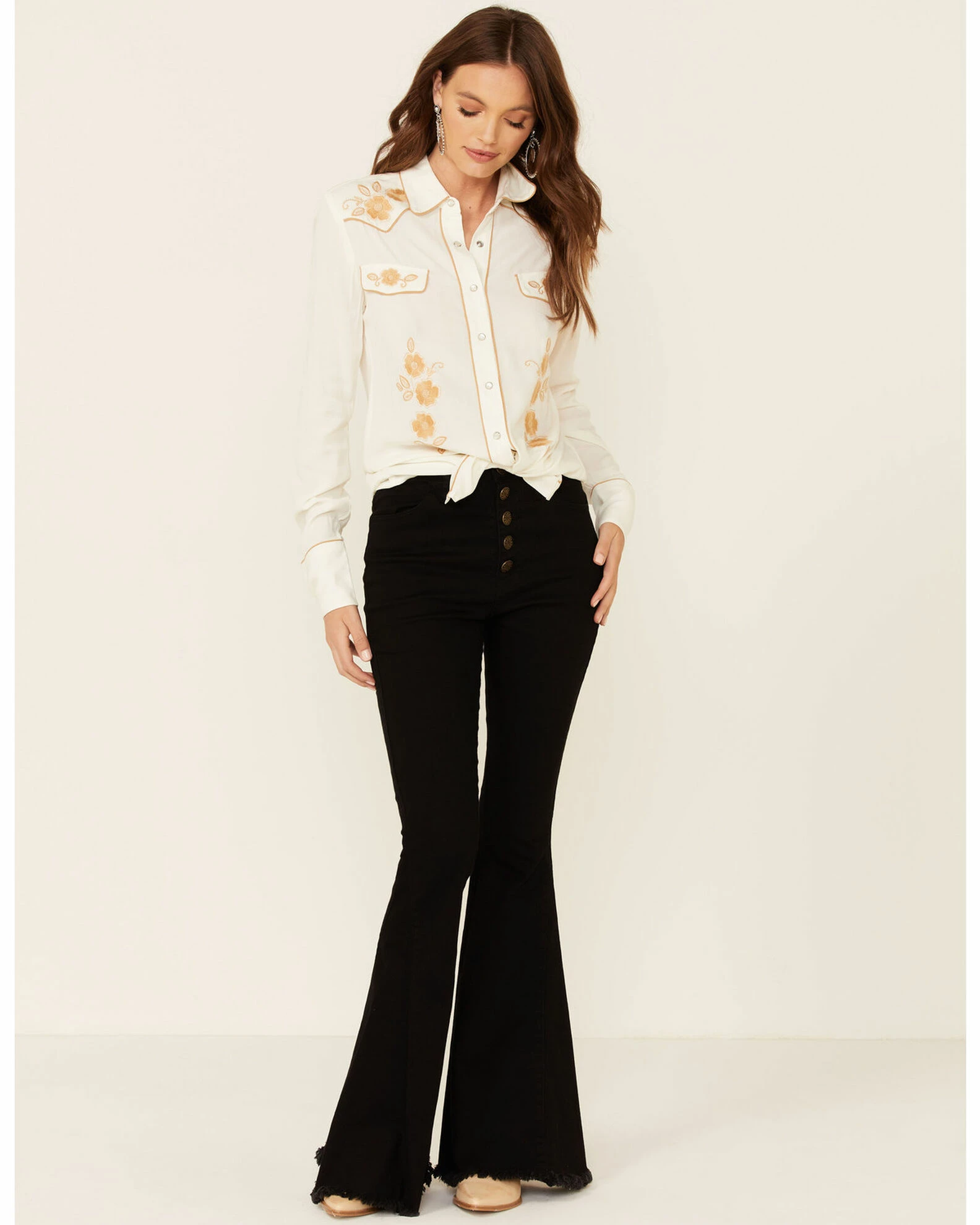 Roper Stetson Women's White Poly Crepe Retro Embroidered Long Sleeve Snap Western Shirt 4 Roper Stetson Women's White Poly Crepe Retro Embroidered Long Sleeve Snap Western Shirt - Image 2