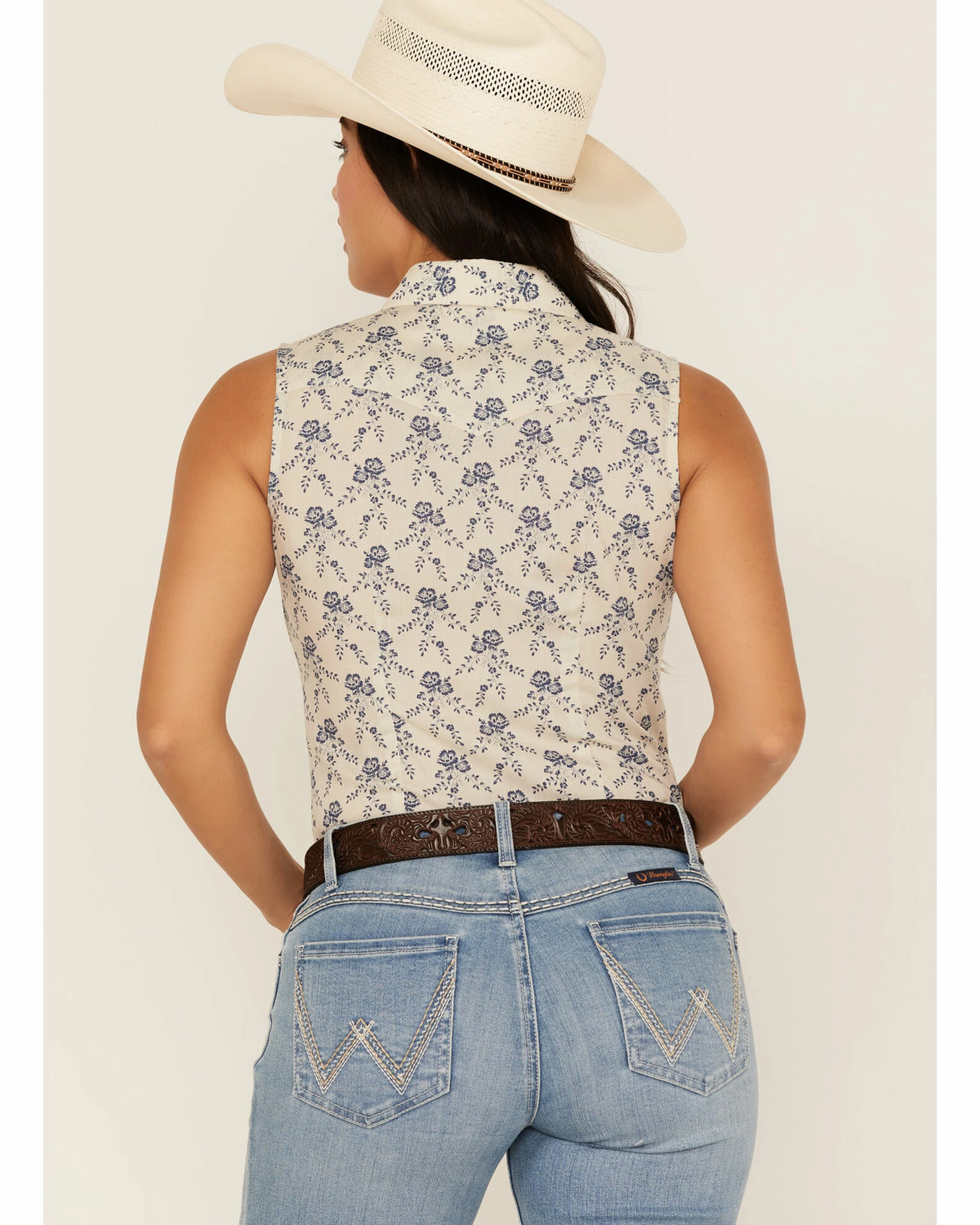 Roper Women's Floral Print Sleeveless Western Shirt White 6 Roper Women's Floral Print Sleeveless Western Shirt White - Image 4