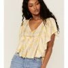 Roper Women's Southwestern Wallpaper Floral Print Ruffle Sleeve Top Yellow 1 Roper Women's Southwestern Wallpaper Floral Print Ruffle Sleeve Top Yellow -Roper Shop 2000366851 700 P1